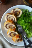 Rollos de pollo con prosciutto.